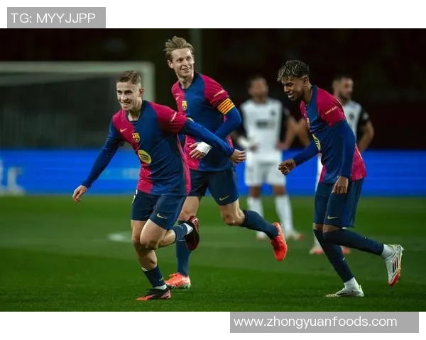 巴萨与巴伦西亚激战正酣比分悬念不断引发球迷热议